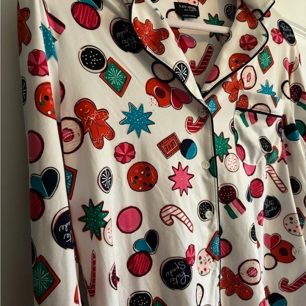 NWT women’s Kate Spade 2-piece Christmas holiday soft button up pajamas small